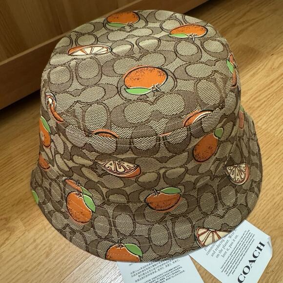 ❤️ Coach Signature Retro Orange Print Bucket Hat - Picture 8 of 10